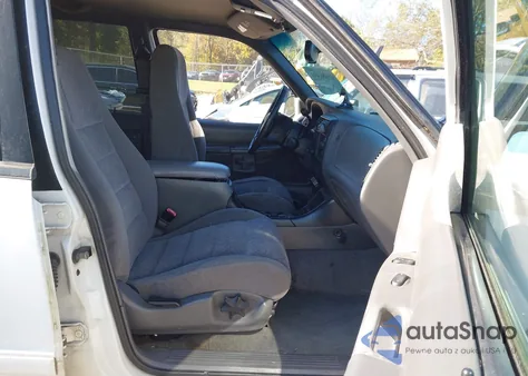 2000 Ford Explorer Xlt from USA, damaged, VIN 1FMZU63E2YZC67651